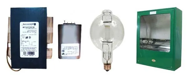 đèn chiếu sáng sân bóng đá cao áp 400W và 1000W lắp đặt trên cột